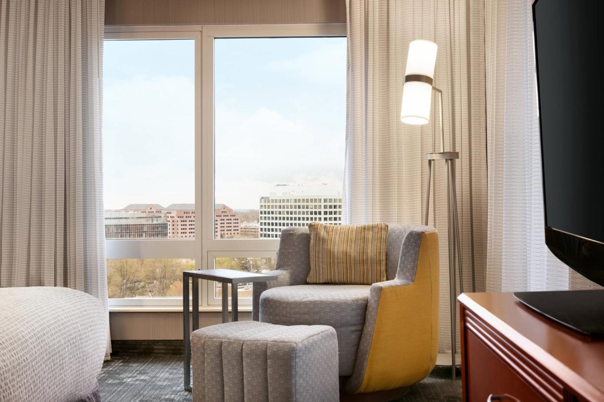 Hotel Courtyard By Marriott Tysons Mclean Tysons Corner Exterior foto