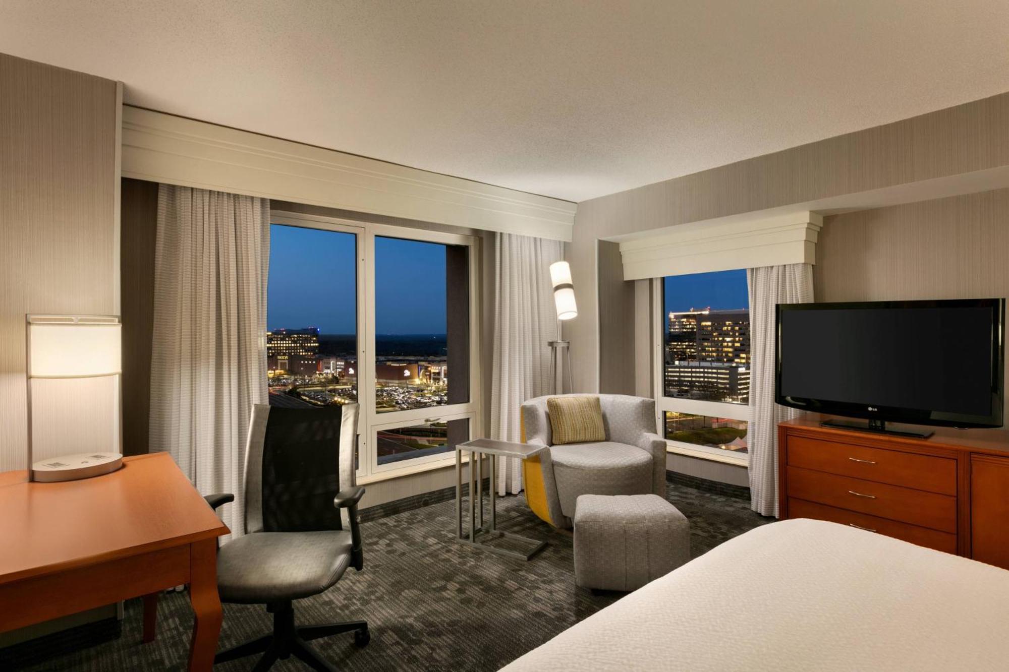 Hotel Courtyard By Marriott Tysons Mclean Tysons Corner Exterior foto